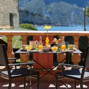 Le Jardin D'emile Hotel